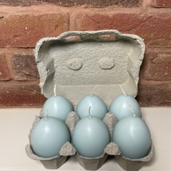 Ei Kerzen pastell hellblau, 6er in Eierkarton